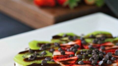 chocolate strawberry kiwi dessert pizza vegan gluten free best recipe